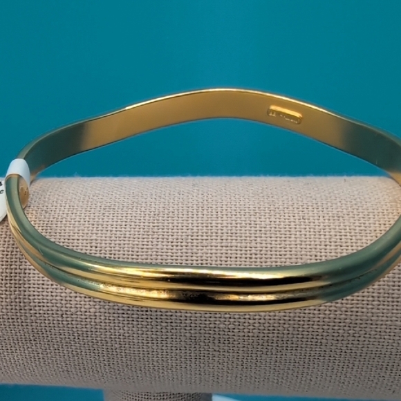 Ben-Amun Gold Sculptural Bracelet - Picture 4 of 6